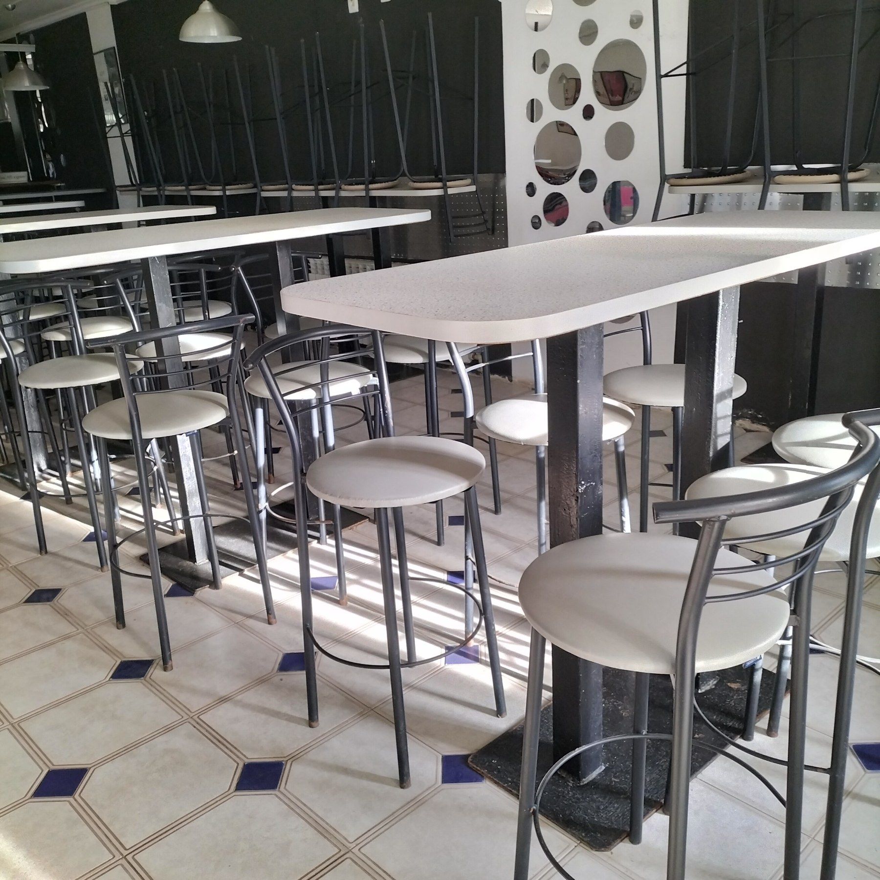 Столы для кафе и баров