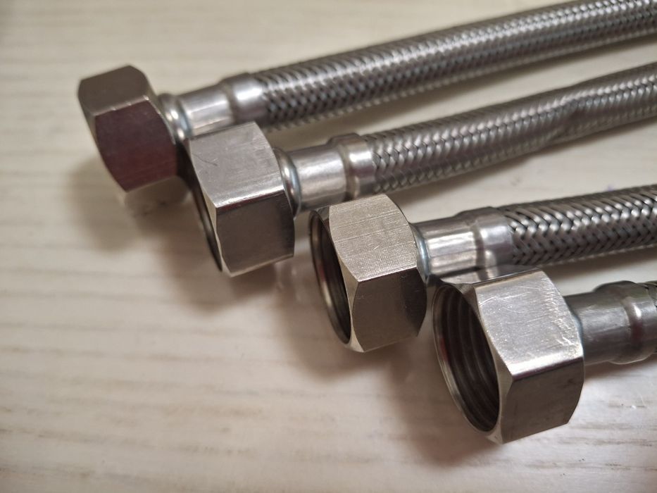 Шланги для змішувача фірми Bravo 45 см ціна за 4