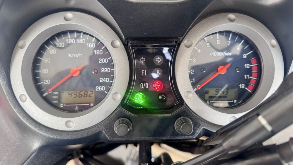 Vendo V-Strom DL 1000cc