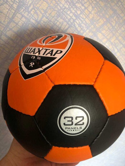 Професійний футбольний м'яч ФК Шахтар для асфальту
