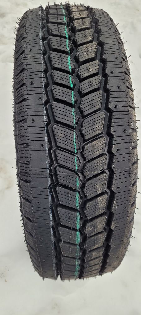 225/70R15 C opony zimowe dostawcze bieżniki