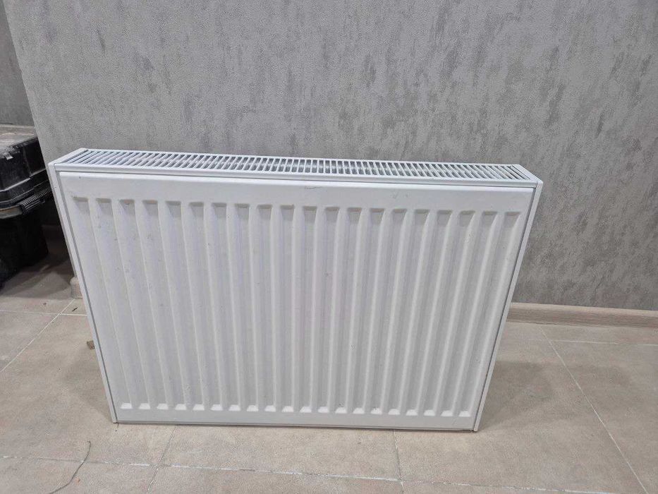 Продам металлический радиатор 70см в использовании НЕБЫЛ