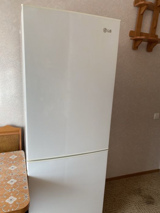 Продам холодильник LG