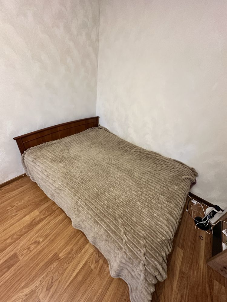 Ліжко з матрасом