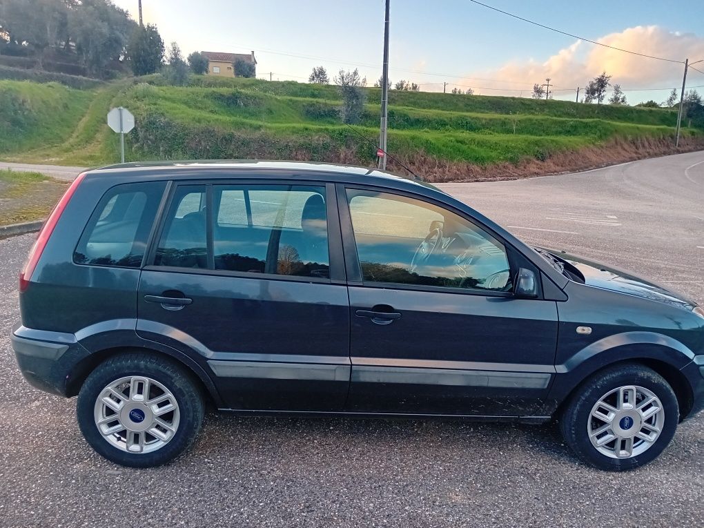 Ford fusion  1.2