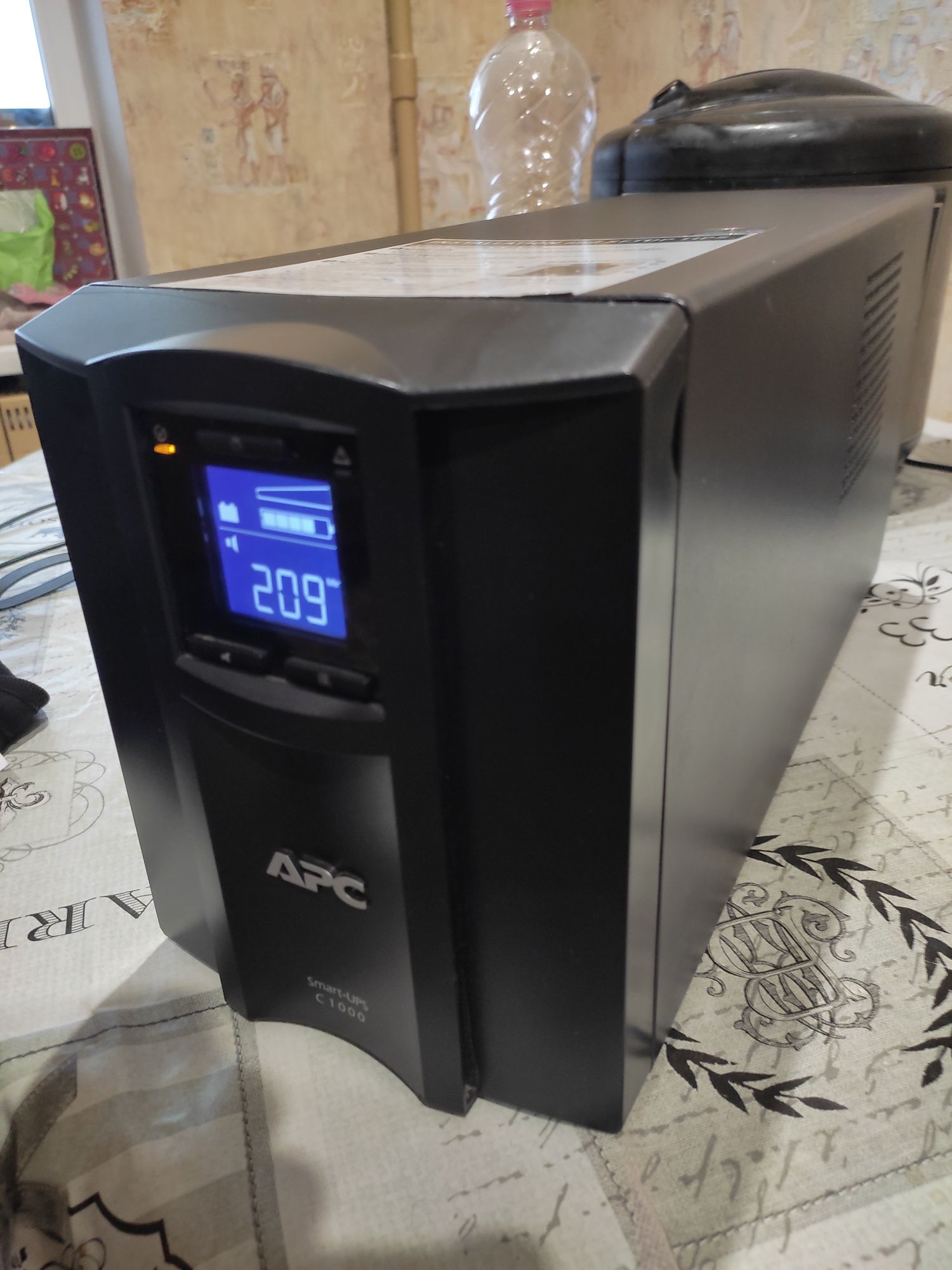 Джерело безперебійного живлення APC c1000
