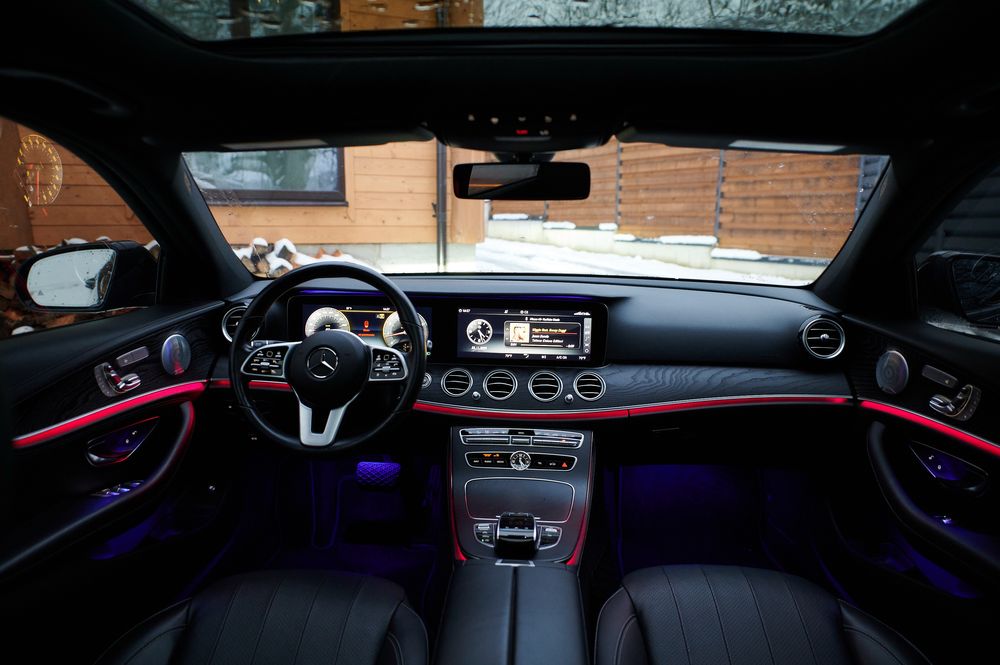 Mercedes-Benz E350. 2020р