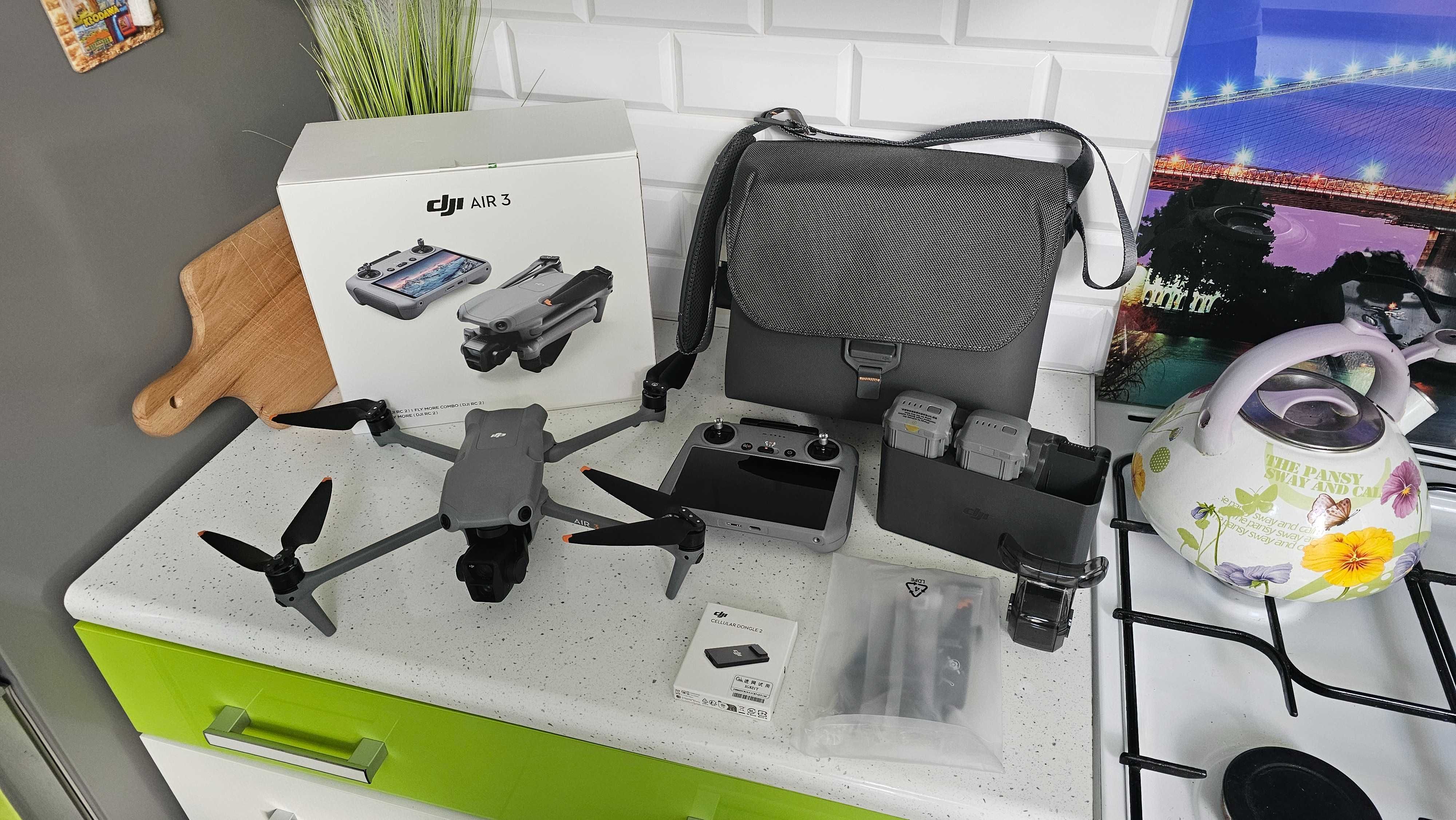 Dji Air 3 Fly More Combo RC 2 + Moduł 4g Dongle 2