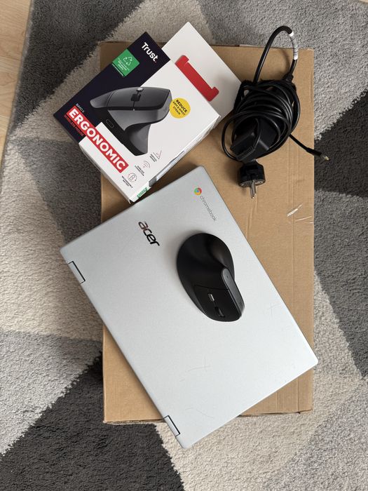 Acer chrombook 314+ myszka