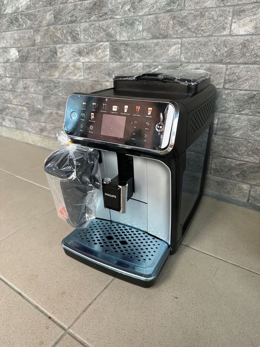 Кавомашина Philips Latte Go EP5500 кавоварка нова вітринний зразок