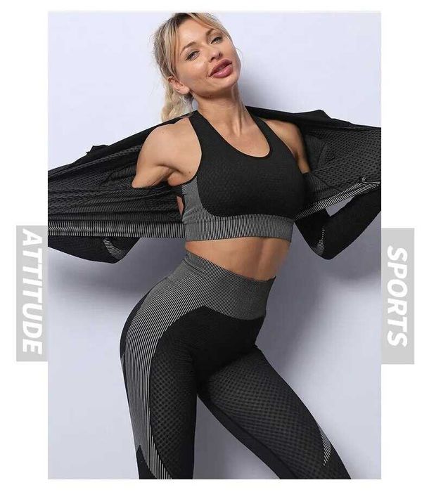 Костюм для фитнеса  / йоги (лосины, топ, кофта)