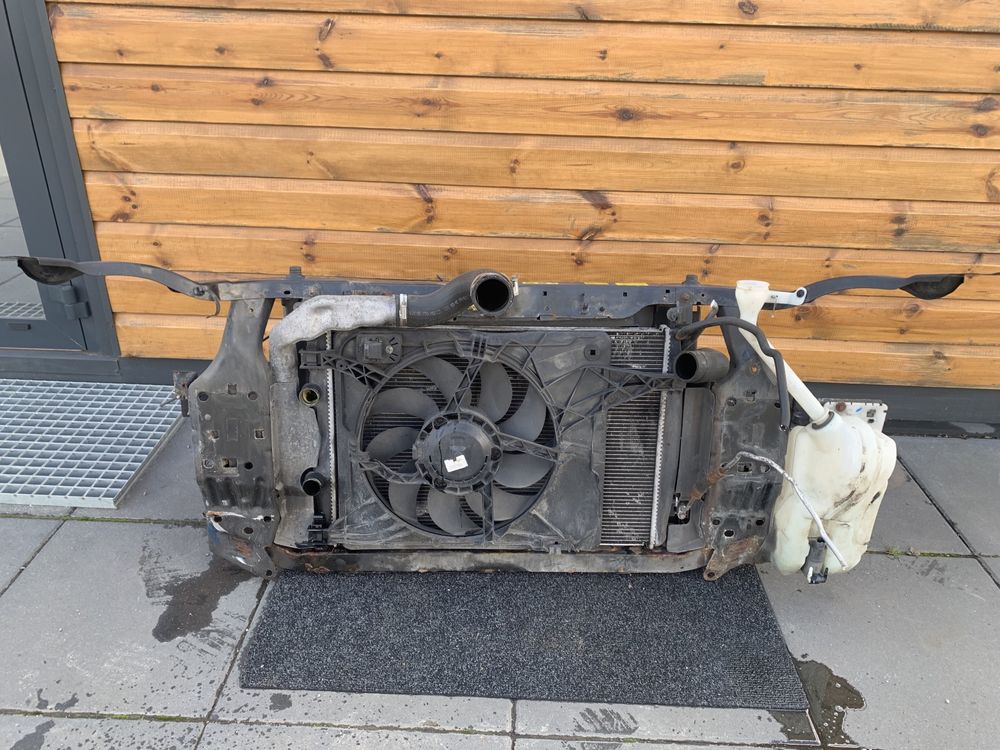 Nissan Qashqai J10 2.0 DCI pas przedni kompletny wzmocnienie chłodnice