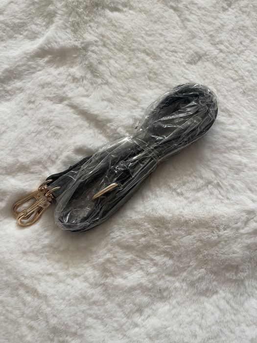 Продам кожаную лаковую фирменную сумку боченком! С множеством отделени