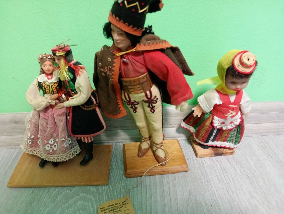 Ляльки фарфорові