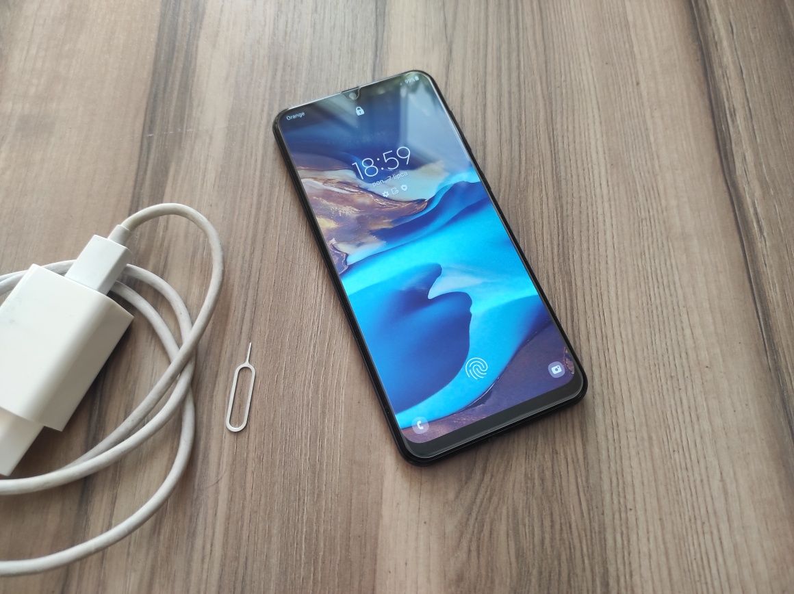 Ekran jak nowy Samsung A50 4/128, bateria ok 2 dni, szkło, oraz case