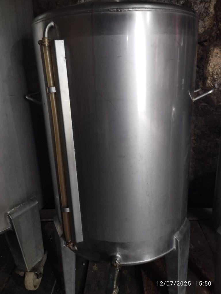 Cubas, prenças e dorna para vindima (venda junta ou separada)