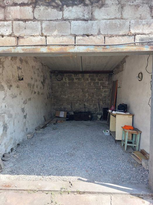 Продам гараж в центре