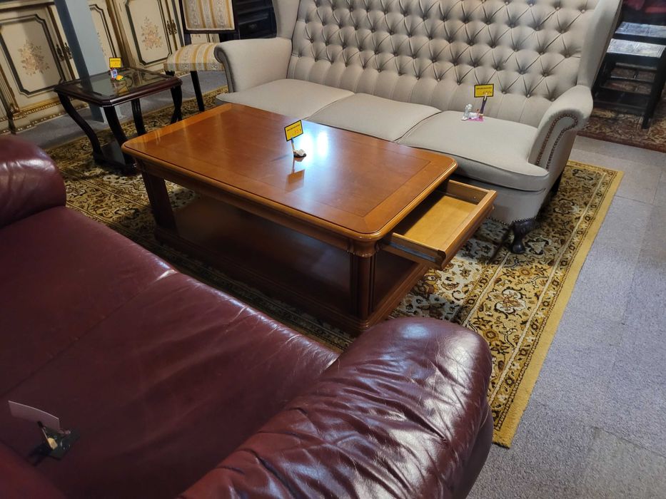 Grande mesa de centro em madeira maciça com gavetas - óptimo est