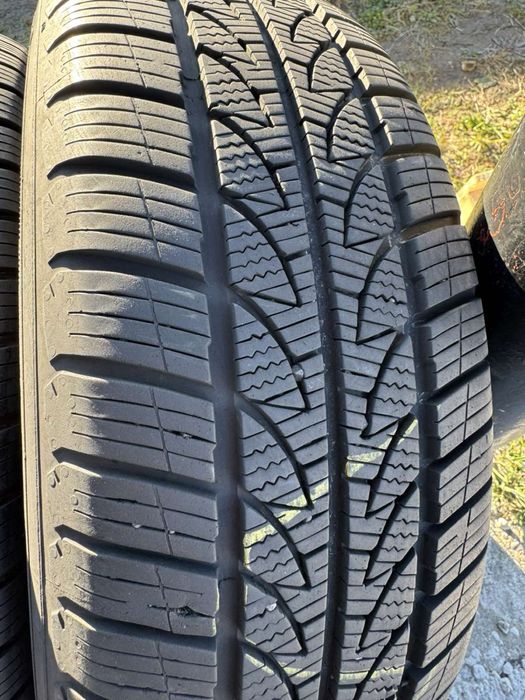 Майже нові всеснзонні шини Point•S 205/60 R-6