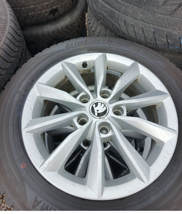Oryginalne Felgi + opony zimowe Skoda  R16 rocznik 2024 5x112