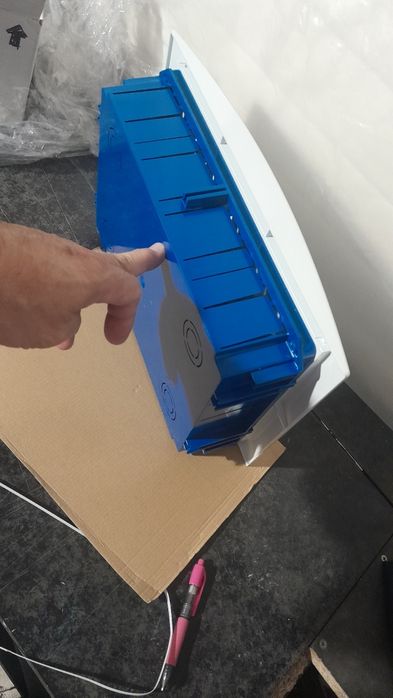 Quadro eletrico Solera com 14 modulos. Inclui disjuntores.