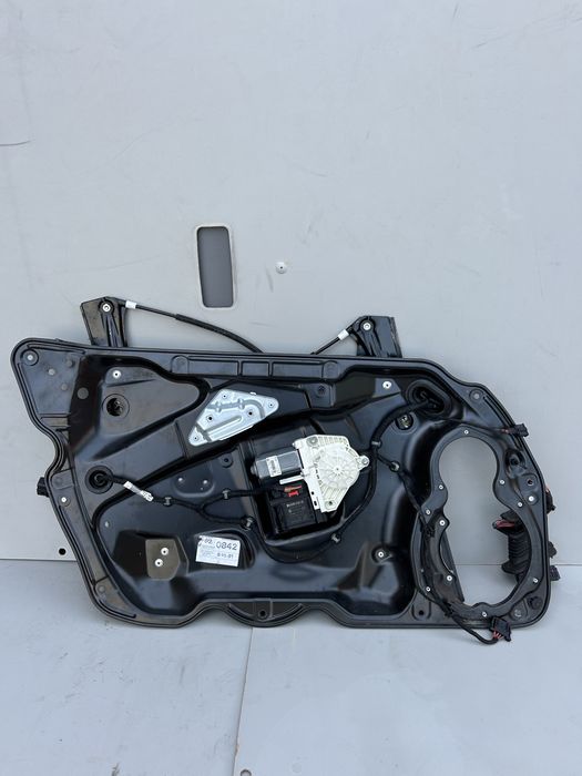 Склопідйомник моторчик VW Passat B6 B7 Golf 5 Caddy Toutan