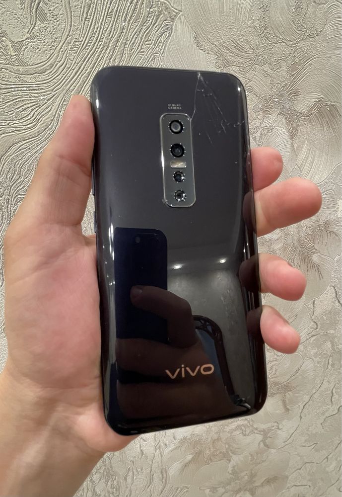 Мобильный телефон VIVO V17 Pro 8/128gb б/у