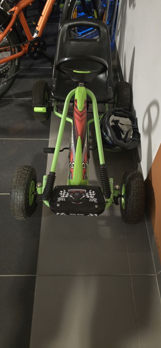 Jeździk auto na pedały do 6ciu lat 6latka pompowane opony regulacja