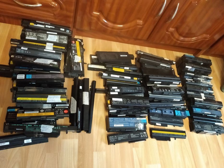 Батарея до ноутбуків