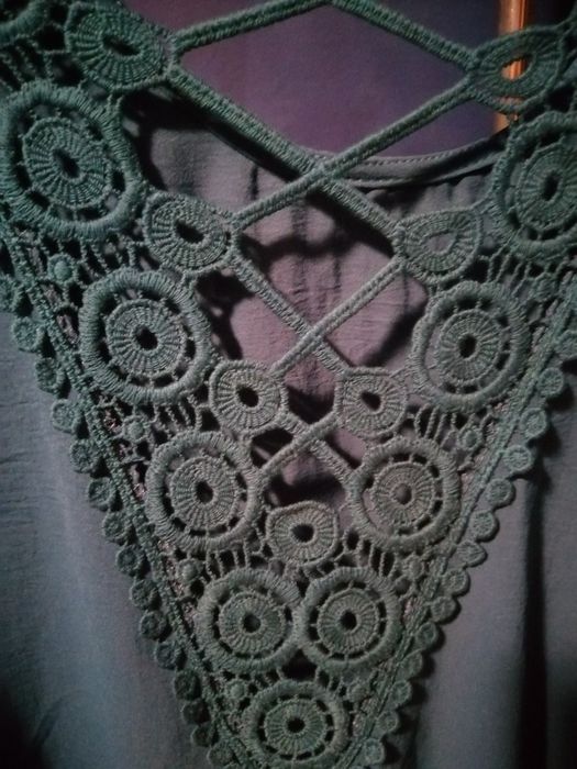 Blusas com renda atrás