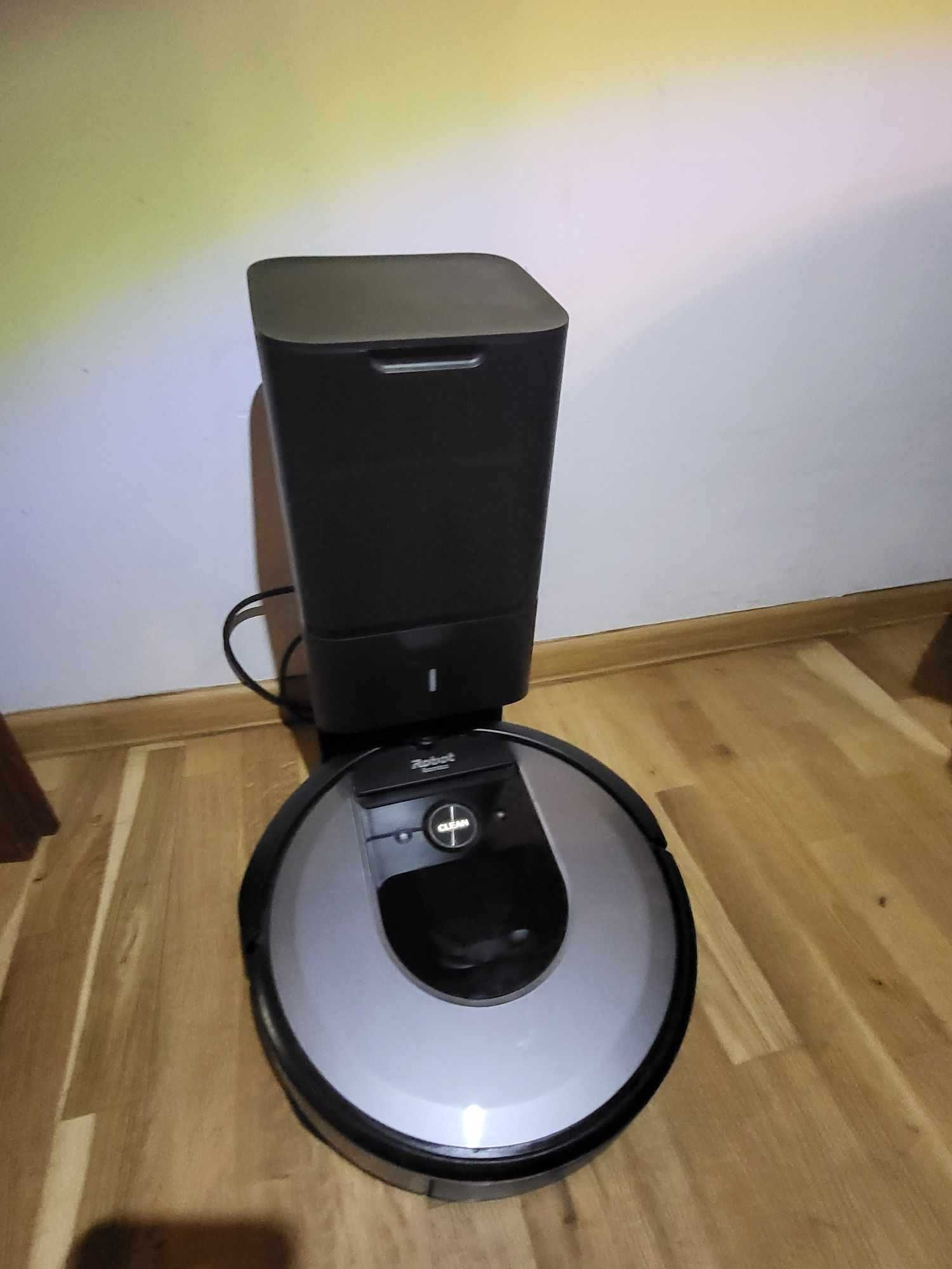 iRobot  Roomba  I7+