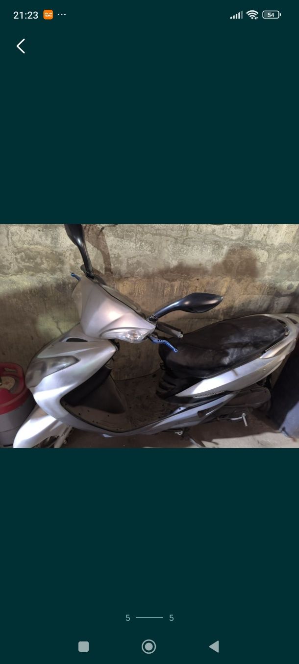 Vendo uma mota sym 125