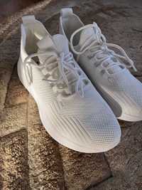 літні   білі кросівки