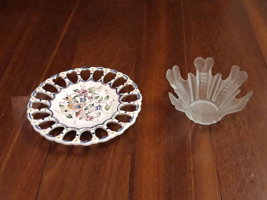 Pequena taça de vidro do deserto antiga