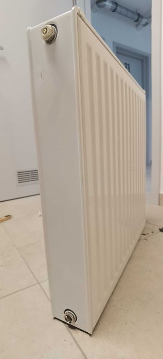 grzejnik 600x600  1025W podłączenie uniwersalne