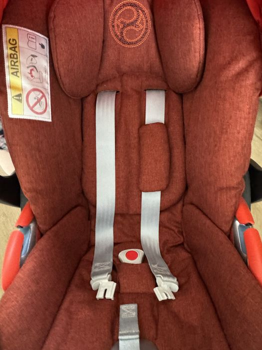 Cybex Cloud Z i size Czerwony fotelik samochodowy