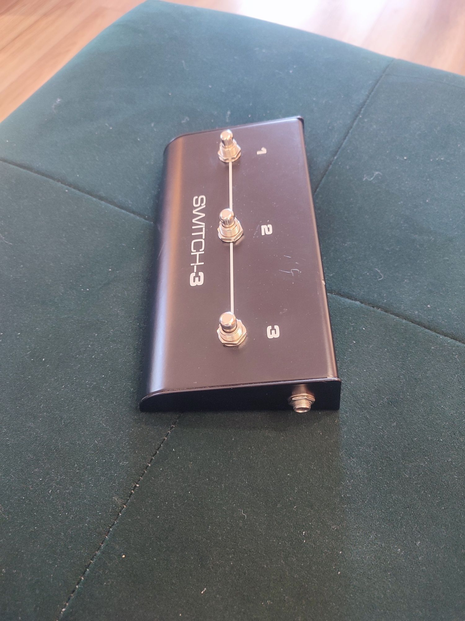 TC helicon switch 3. Przełącznik nożny