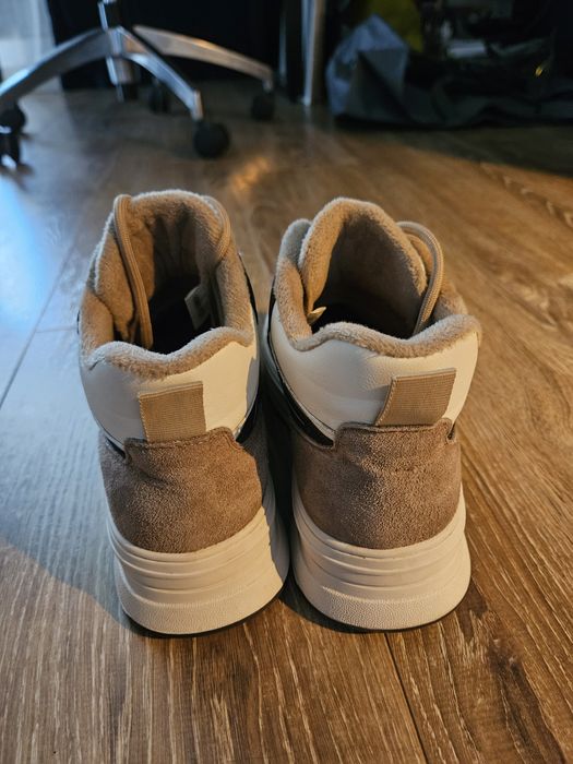 Жіноче осіннє взуття