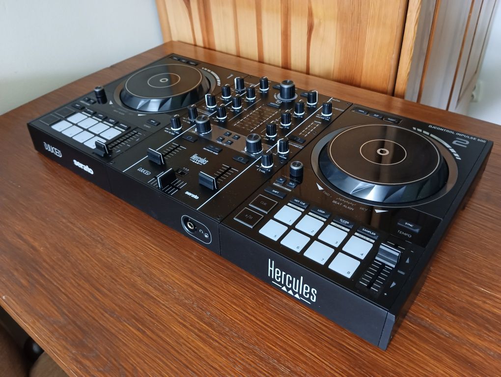 Kontroler DJ Hercules impulsem 500