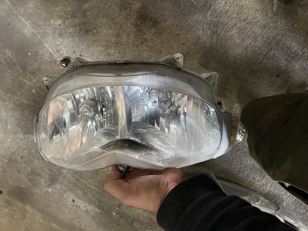 Suzuki burgman 125 k7 reflektor