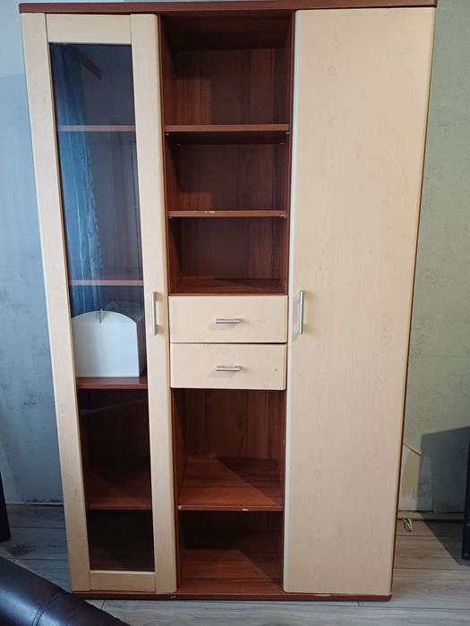 Продам шкаф в гарному стані