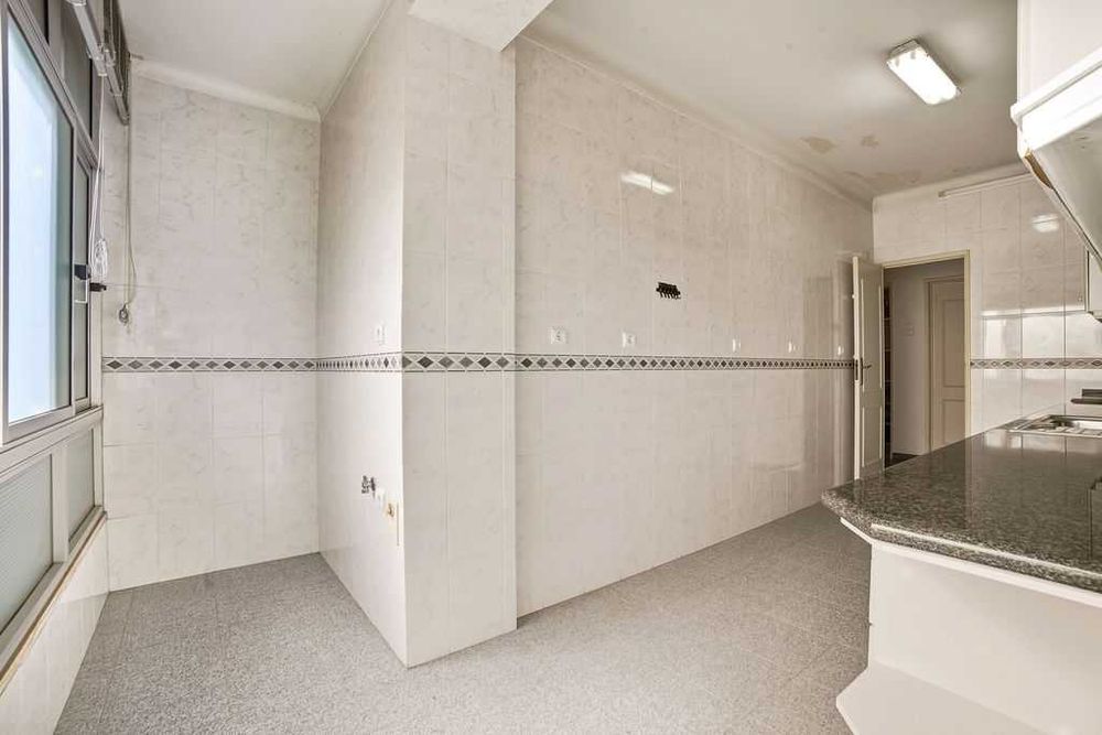 Apartamento t3 - Linda a Velha - 1º Andar sem Elevador