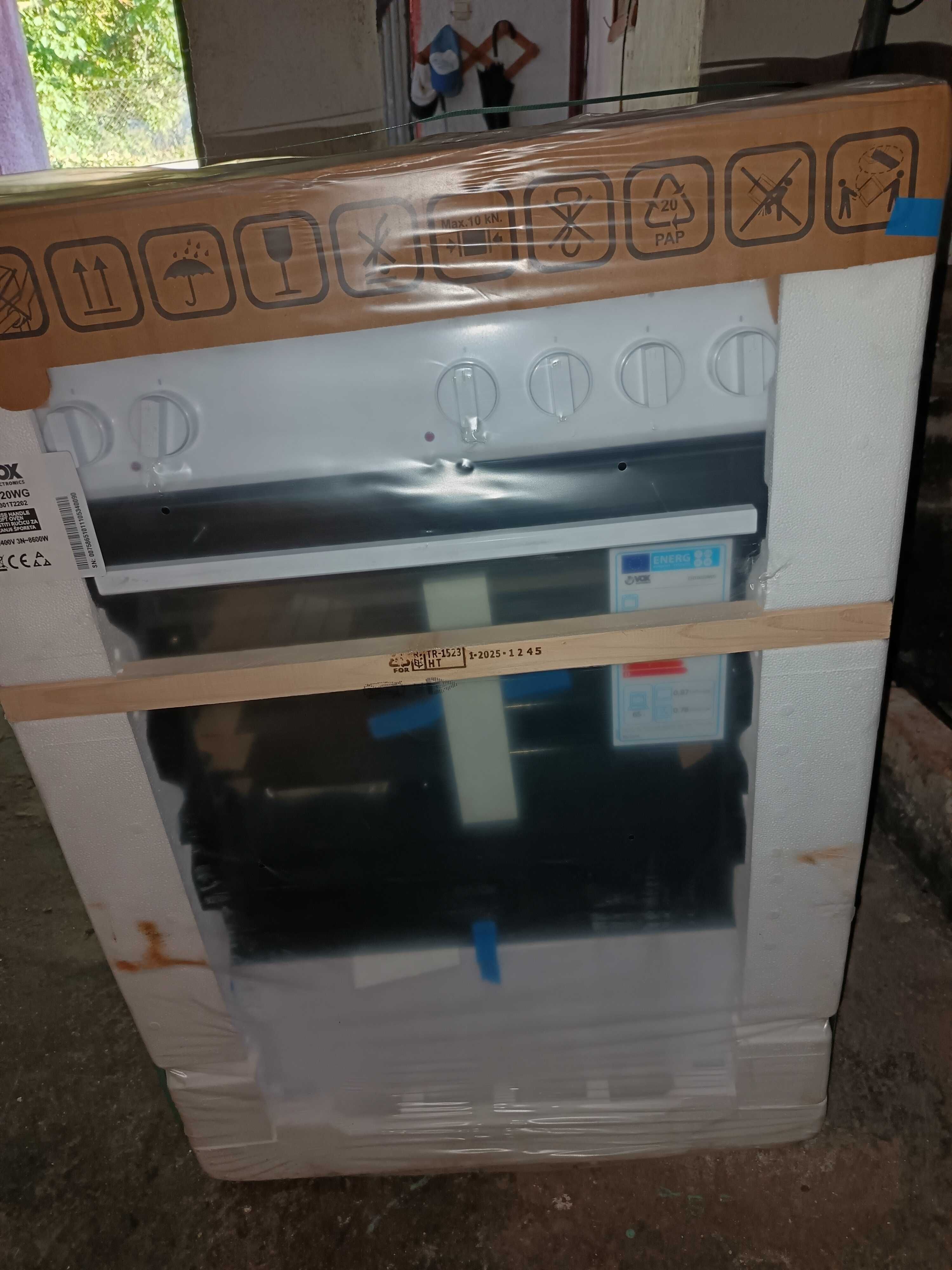 Vendo Fogão elétrico novo