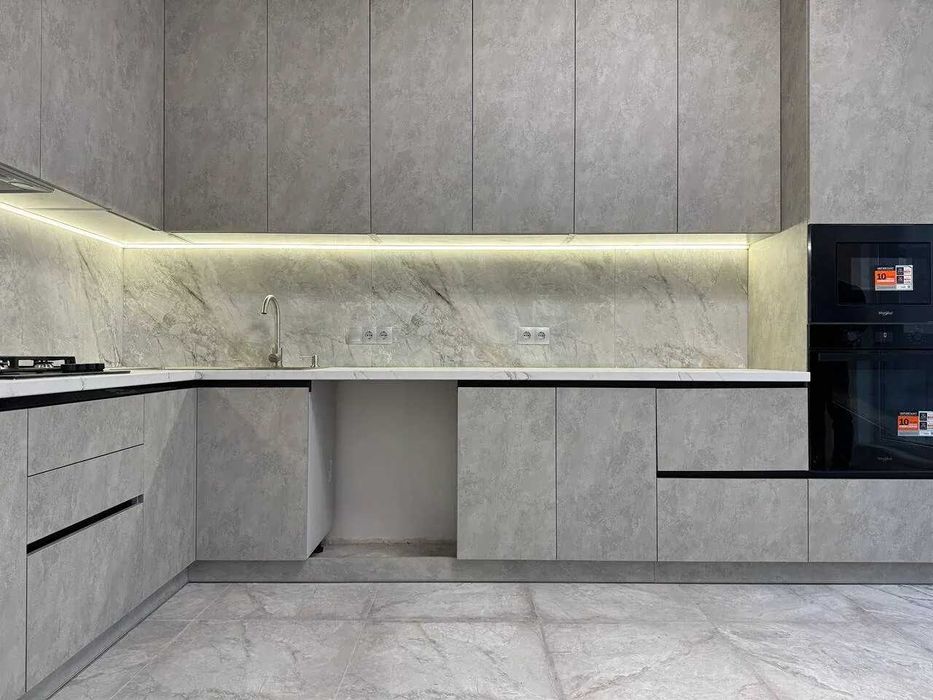 Двокімнатна з ремонтом в центрі міста