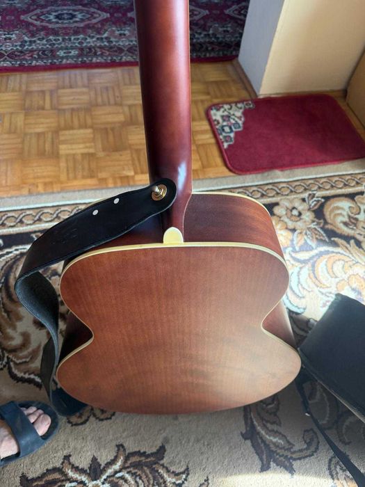 Elektro-akustyczna  gitara basowa