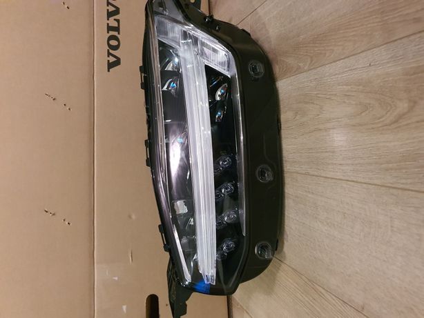 Reflektor lewy Volvo XC90