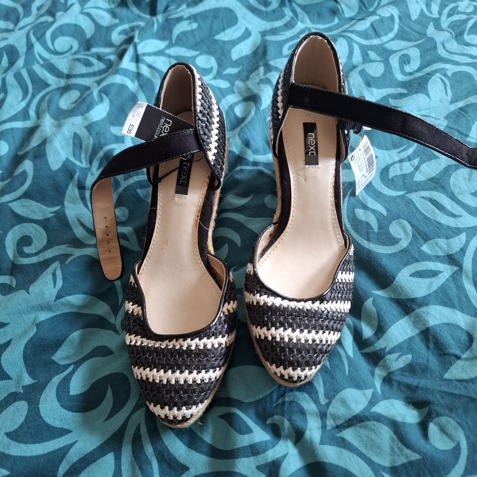 Nowe Buty na koturnie next rozmiar 37