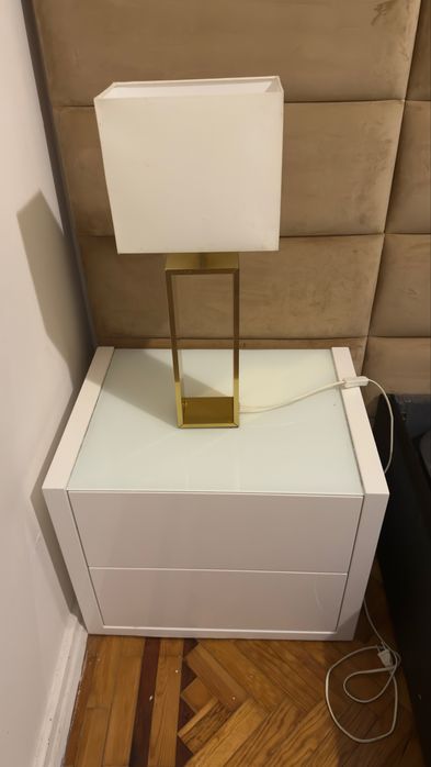 Vande - se cabeceira + 2 abajur e 2 mesas de cabeceira