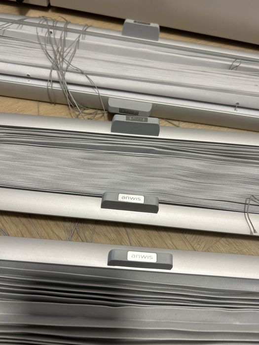 Plisy na okna balkonowe srebrne szare