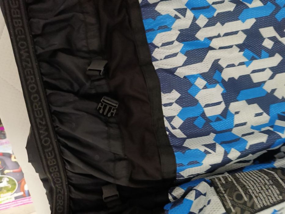 Чоловіча демісезонна,на осінь куртка belowzero